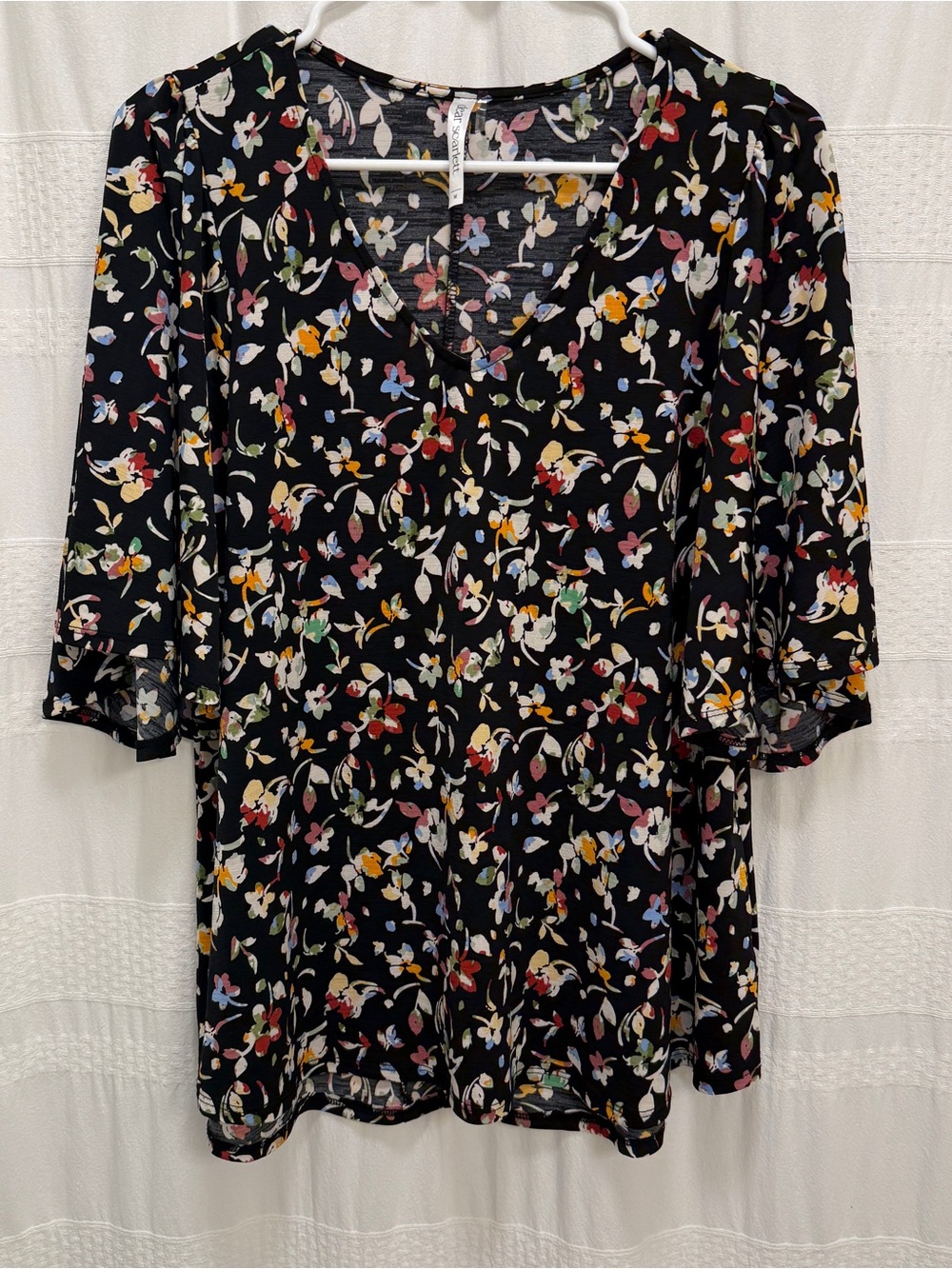 Dear Scarlett Short Flutter Sleeve Top Black Floral Women’s Medium Lightweight